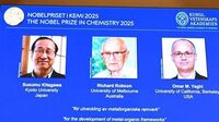 Nobel per la chimica a Kitagawa, Robson e Yaghi: hanno raccolto l'acqua dall'aria del deserto