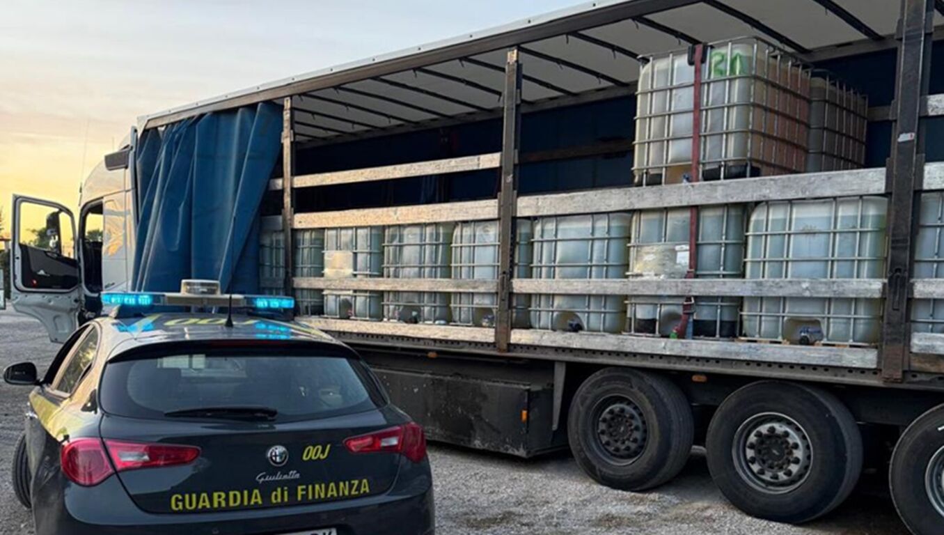 Marigliano - Sequestrati oltre 56 mila litri di gasolio di contrabbando: due denunciati