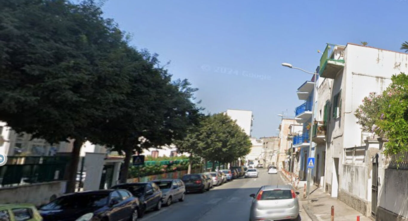 Torre Annunziata - Marciapiedi dissestati: "Servono interventi urgenti"