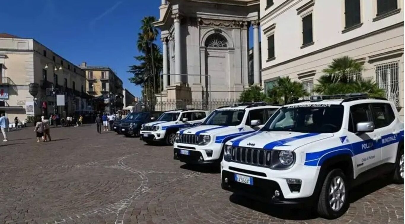 Pompei - Polizia Municipale in borghese contro l'uso del cellulare alla guida