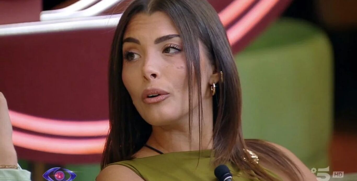 Grande Fratello, confessione shock di Grazia Kendi in piena notte: “Da bambina non mi hanno creduta”