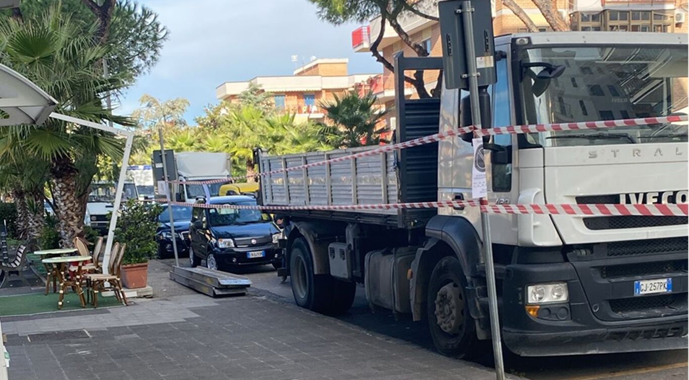 Torre Annunziata - Oplonti Futura denuncia: “Via Caravelli chiusa: nessuna comunicazione ai cittadini”