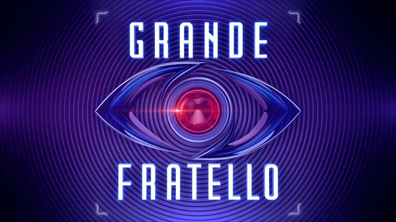 Grande Fratello, nuovo amore per una famosa ex gieffina? Lui è un calciatore