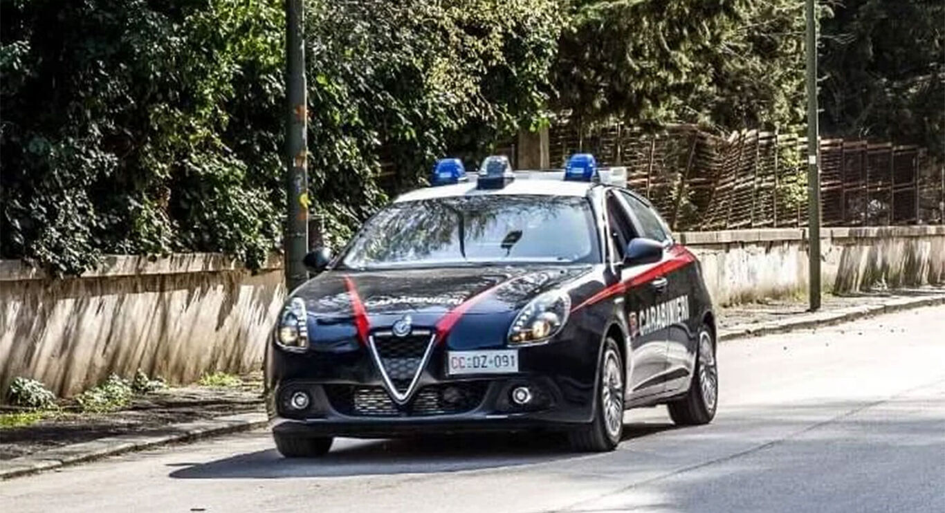 Napoli - Anziana di 86 anni massacrata di botte dal figlio: arrestato