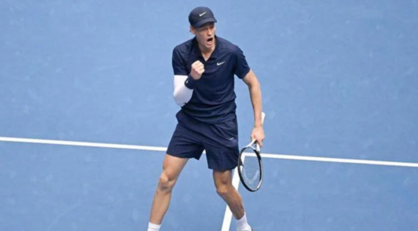 Six Kings Slam, Sinner domina anche contro Djokovic e vola in finale con Alcaraz