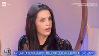 Antonella Fiordelisi: "Ho rifatto il seno, mi vedevo sproporzionata". Le foto del prima e dopo