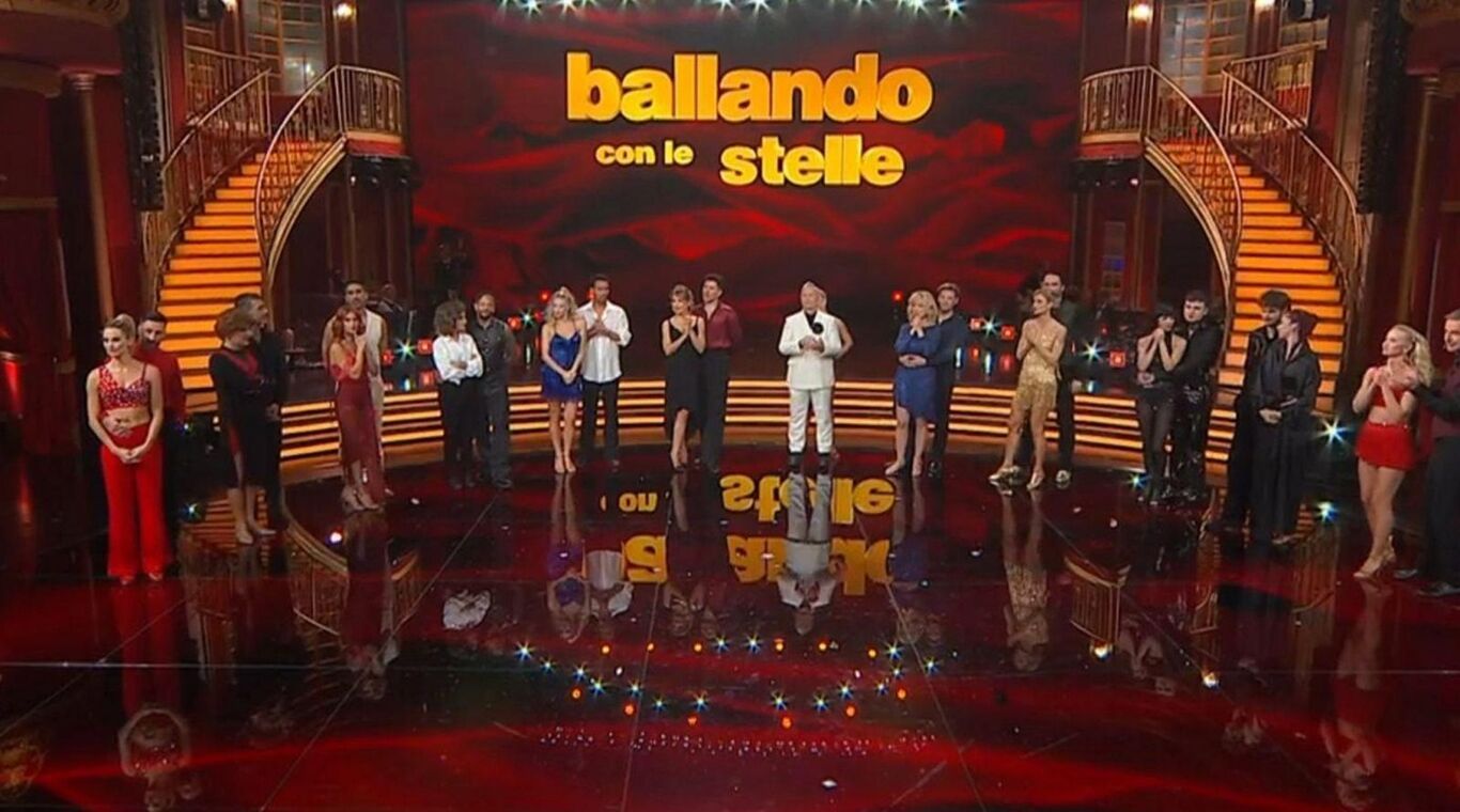 Ballando con le Stelle, backstage in subbuglio: "Non si salutano più"