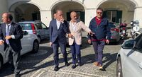 Torre del Greco - Il sindaco Mennella in Commissariato, solidarietà ai colleghi dell'agente deceduto