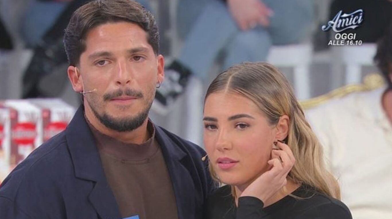 Martina De Ioannon e Gianmarco Steri, amore a Napoli: la coppia di Uomini e Donne avvistata in giro per la città