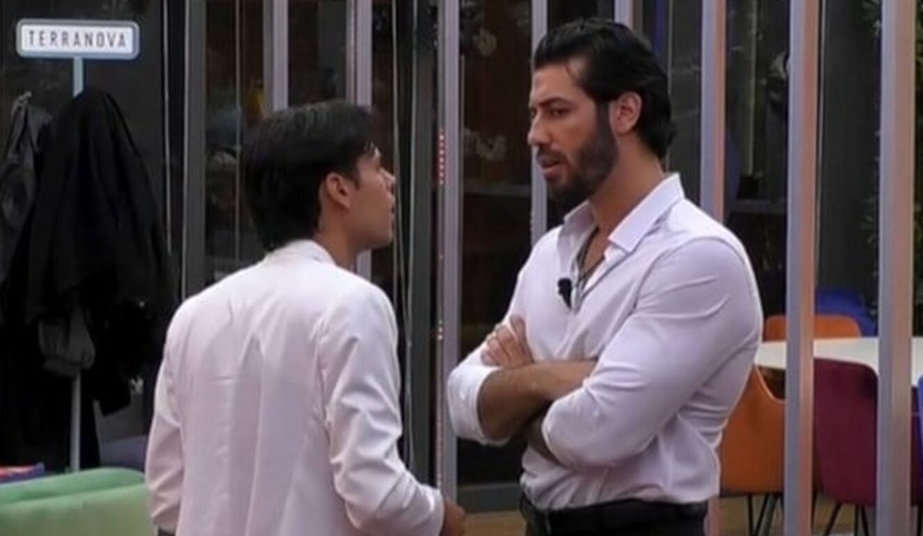 Grande Fratello, scoppia la lite tra Simone e Omer: cos'è successo nella notte