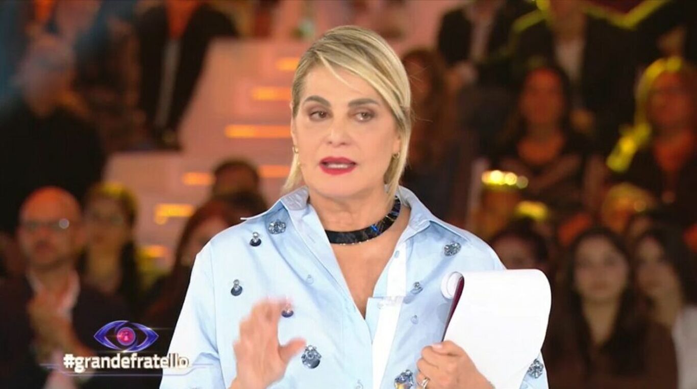 Grande Fratello, Mediaset valuta una lunga pausa per salvare il reality. Il GF Vip slitta a settembre