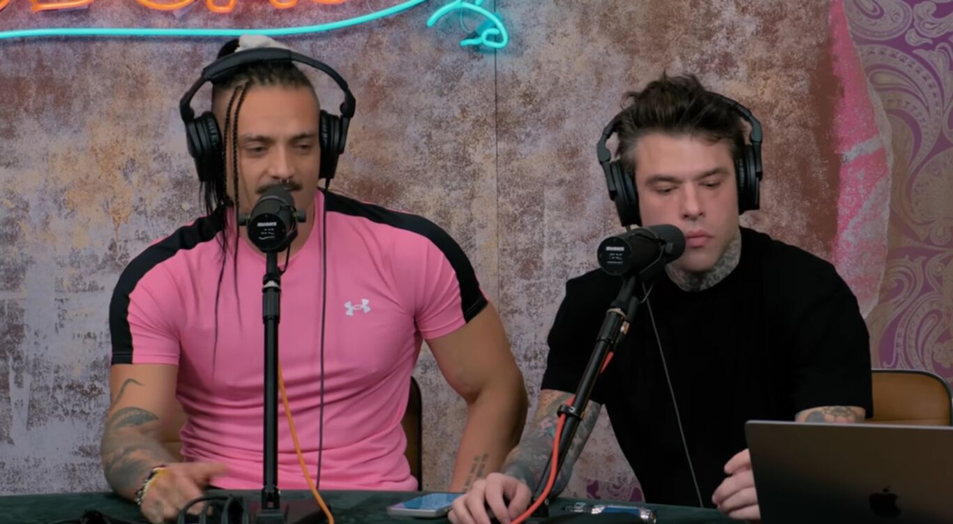 Fedez e Mr Marra, il retroscena choc: "Finti poliziotti sono venuti a cercarci. Non ci facciamo intimidire"