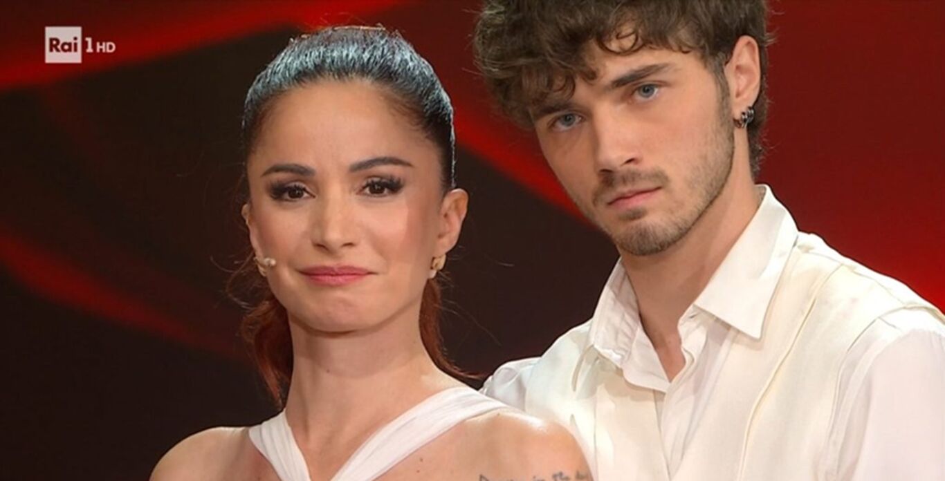 Andrea Delogu affronta il lutto e torna a Ballando con le Stelle: le parole sul fratello Evan