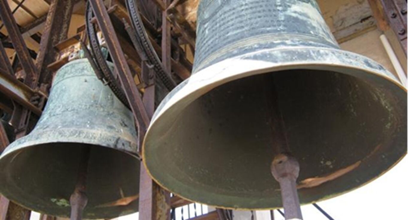 Giugliano - Disturba la messa suonando un tamburo: 67enne entra in chiesa per protesta contro le campane