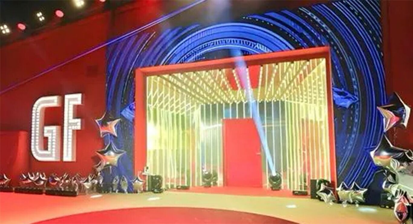 Grande Fratello, ex gieffina svela i flirt segreti con un ex  calciatore della nazionale e un cantante famoso