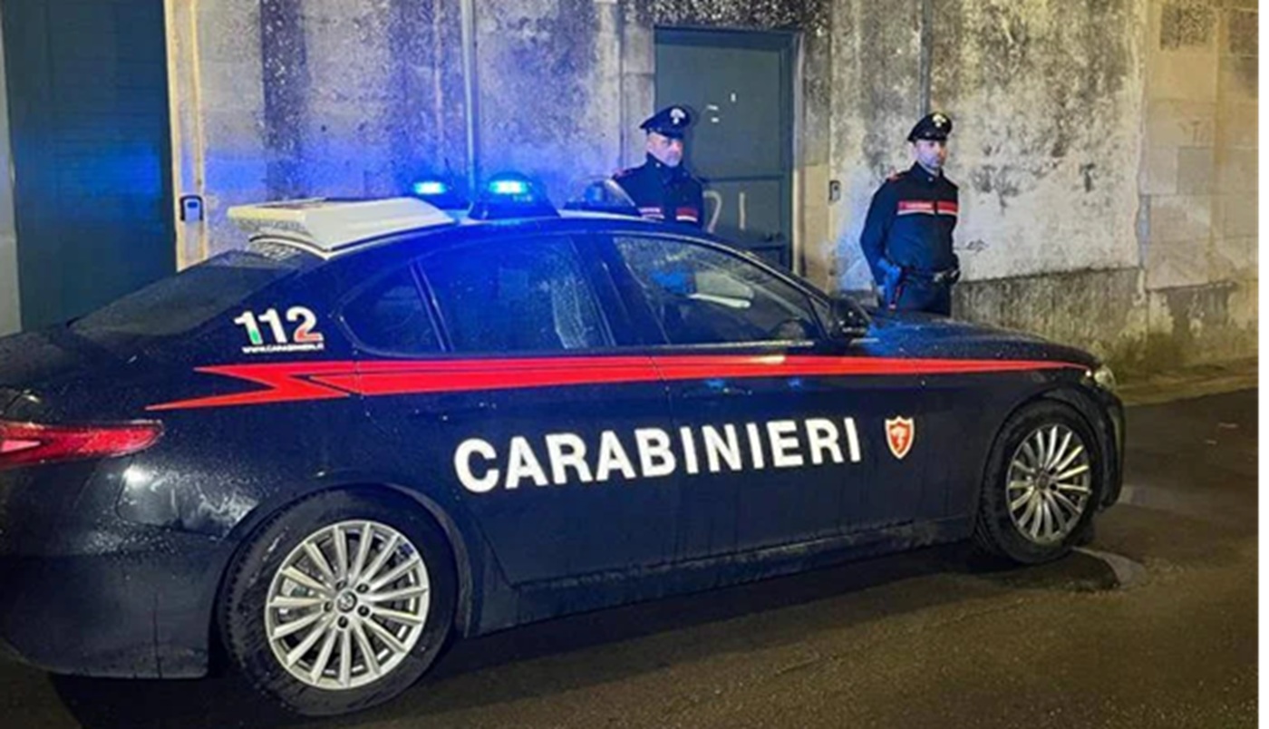Bimbo di 8 anni trovato morto in casa, corpo della madre in mare: l ...