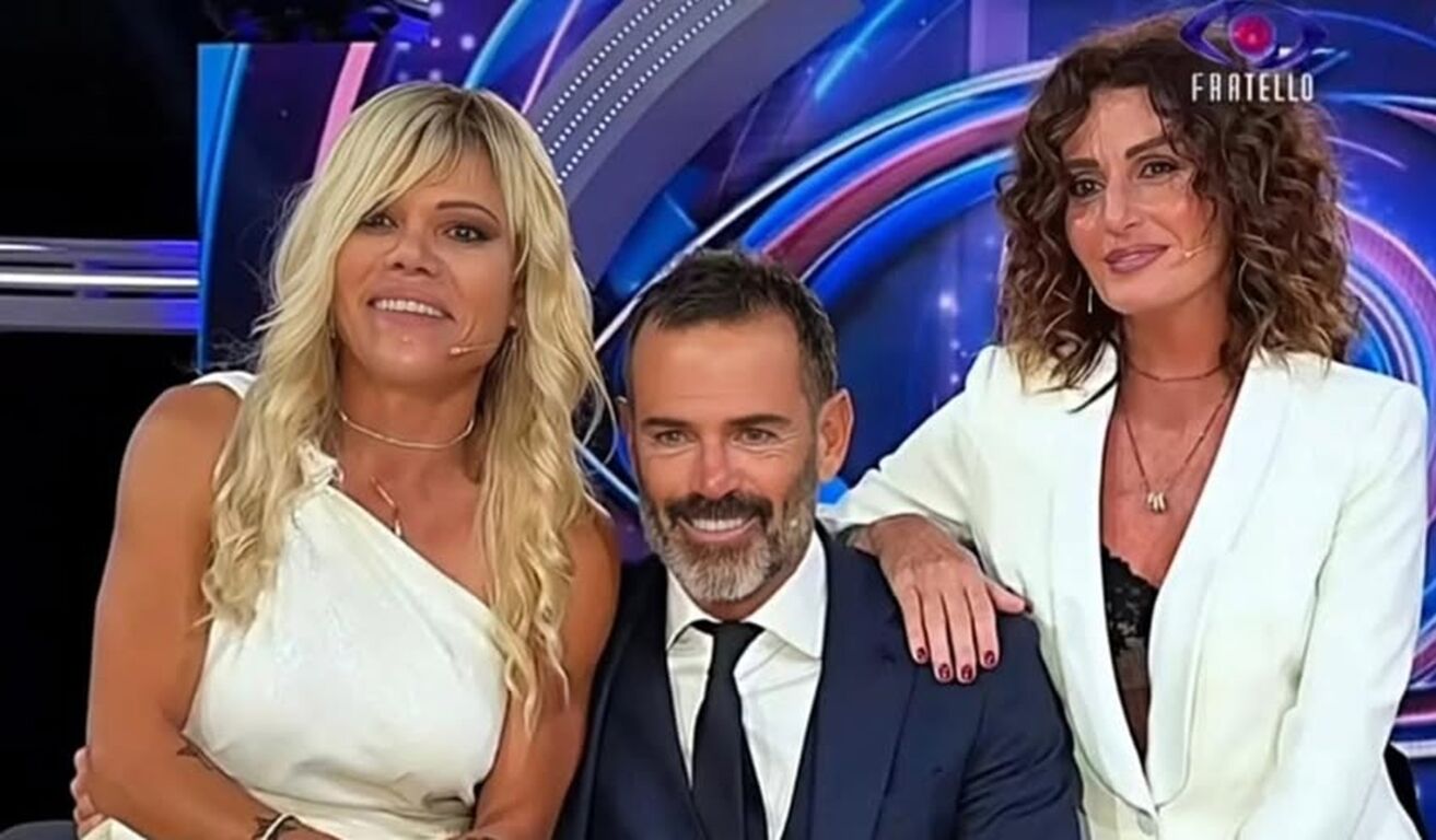 Grande Fratello, Ascanio Pacelli: "Ecco perché non fanno parlare noi opinionisti". E su Sonia Bruganelli...