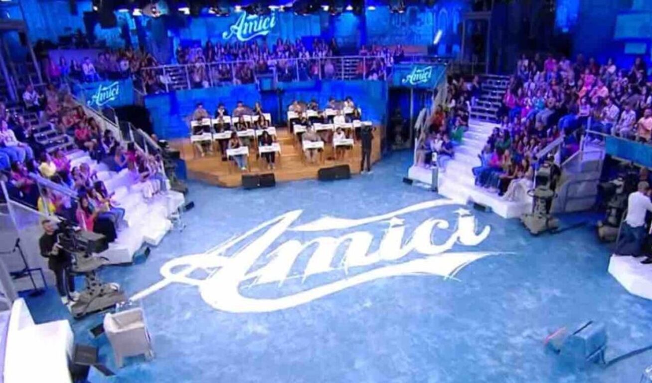 Amici 25, anticipazioni puntata del 23 novembre: gli esiti delle sfide e tre nuovi ingressi