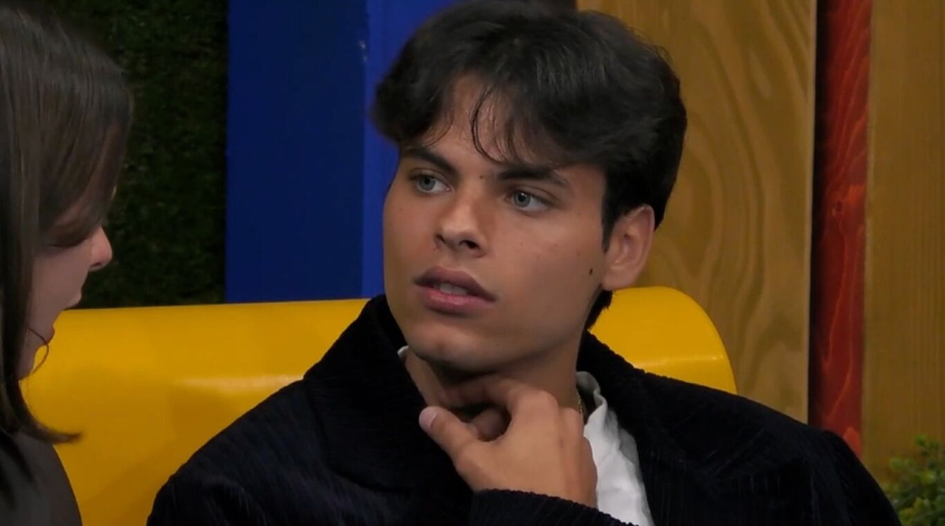 Grande Fratello, Simone De Bianchi nell'occhio del ciclone per una frase choc: il web chiede la squalifica