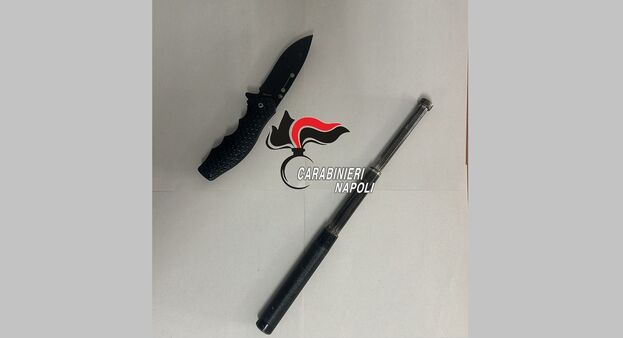 Napoli - L'impennata prima della fuga. Carabinieri denunciano due 16enni e un 17enne