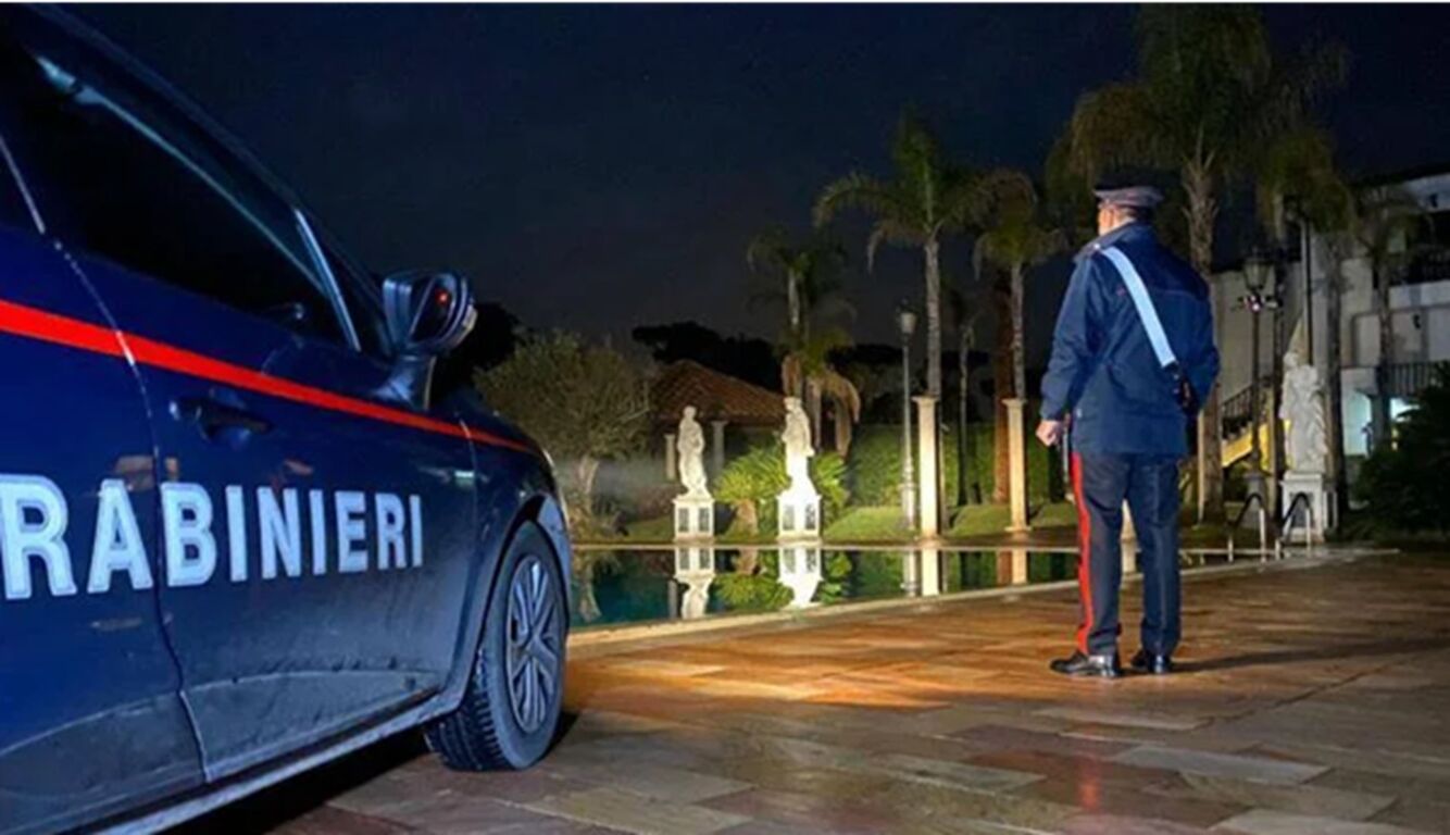 Torino - Lite in strada con il compagno: donna si spara