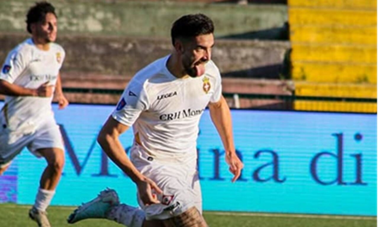 Torre Annunziata - Savoia-Vigor Lamezia (2-1) con un finale al cardiopalma