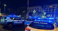 Castellammare di Stabia - Tenta una rapina in una tabaccheria, bloccato dai dipendenti: arrestato 36enne