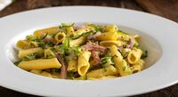 Pasta alla crema di zucchine e speck