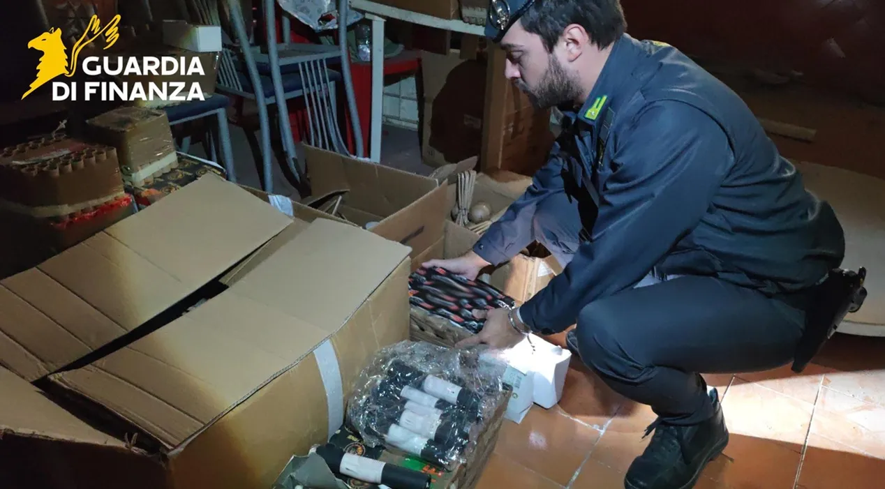 Fuochi d'artificio illegali, oltre 300mila botti pericolosi sequestrati in provincia