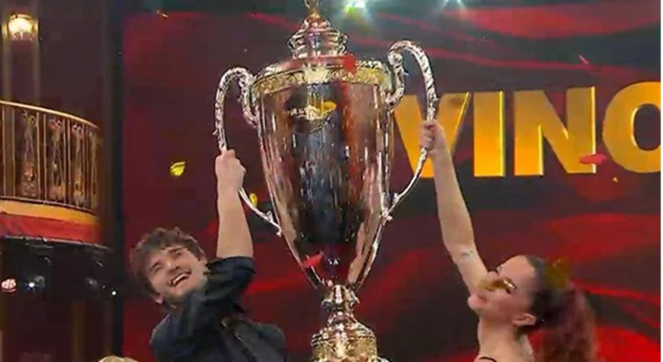 Andrea Delogu trionfa a Ballando con le stelle: "Grazie alla mia famiglia e al mio maestro Nikita"