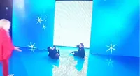 "Domenica in": caduta in diretta dei Ricchi e Poveri all'ingresso in studio