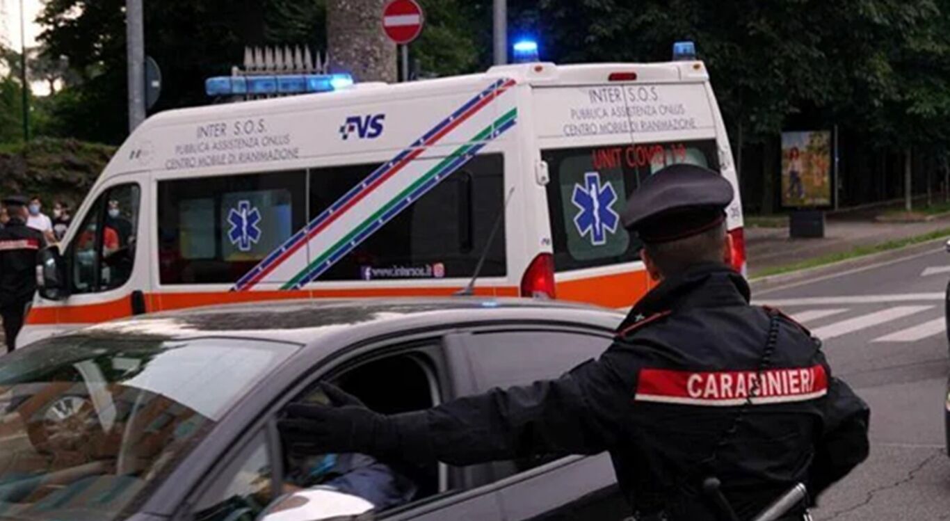 Cava de' Tirreni - Accoltella una donna poi si lancia dalla finestra: morti entrambi
