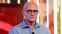 Alfonso Signorini si autosospende da Mediaset, parlano gli avvocati: "Vogliono distruggere la sua carriera"