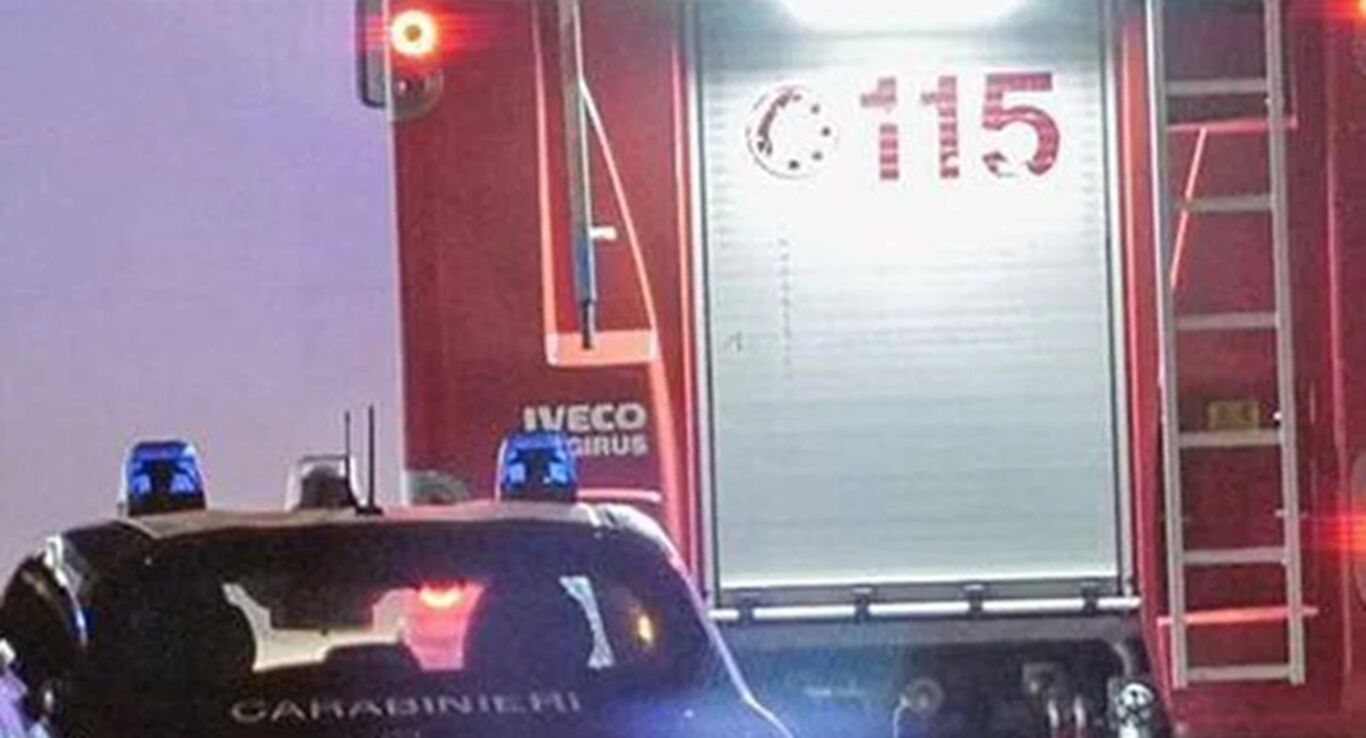 Genova, scontro tra bus e camion in autostrada: un morto e 20 feriti, alcuni gravi