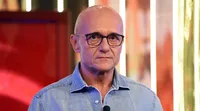 Alfonso Signorini indagato per estorsione e violenza sessuale, ieri si era autosospeso da Mediaset