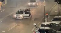 Rissa per i fuochi d'artificio nel Napoletano: tre persone aggrediscono un automobilista