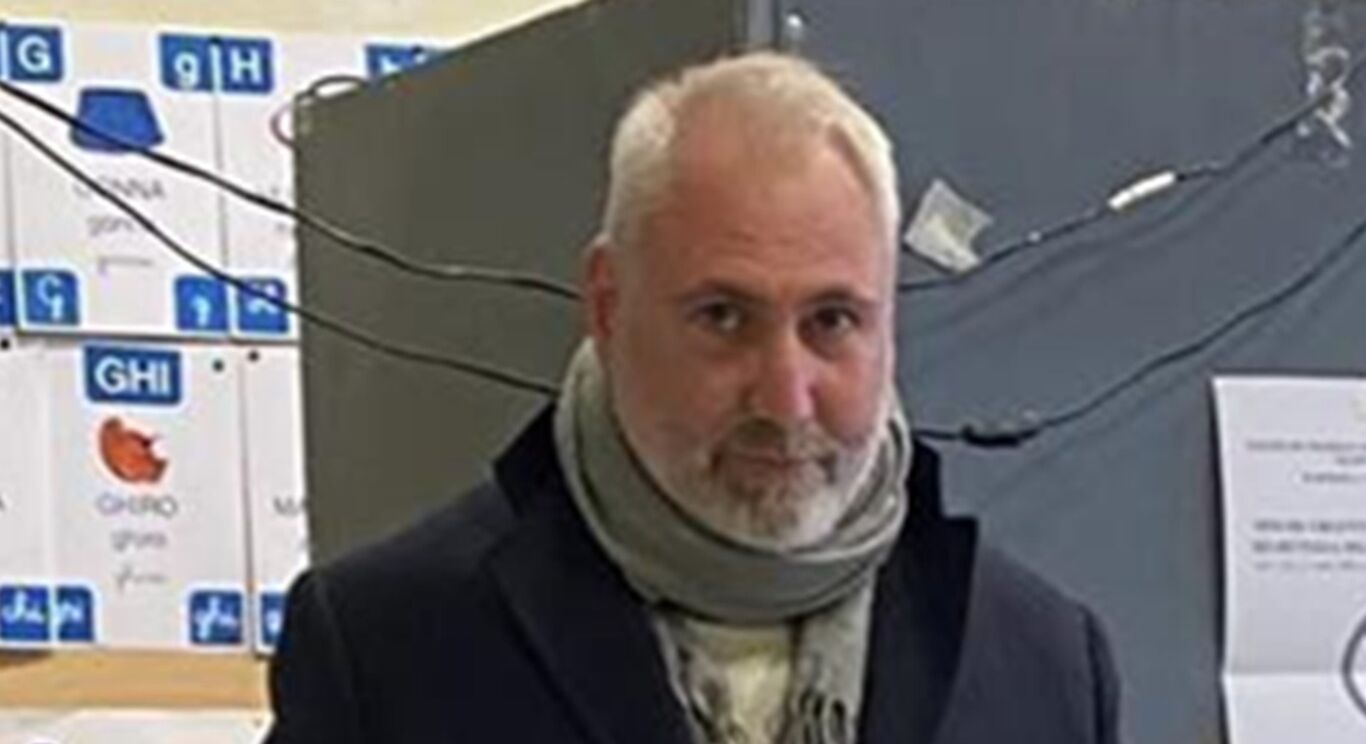 Castellammare - Amitrano: "Triste spettacolo, Ruotolo sa in che quartieri ha preso i voti"