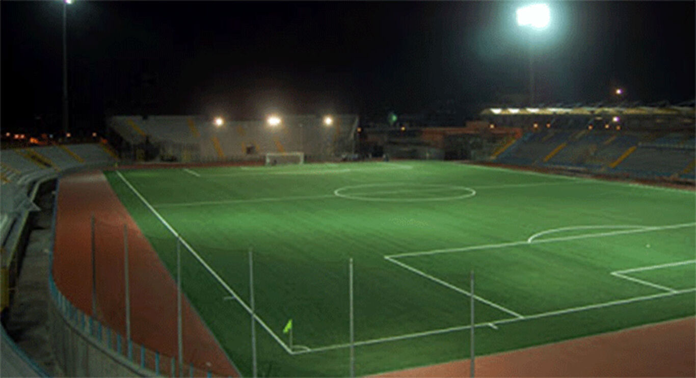 Torre Annunziata - Sposi allo stadio Giraud per un servizio fotografico: il Comune denuncia