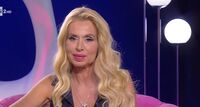 Valeria Marini nel mirino di un'ex gieffina: "Non la sopporto! Non farò mai pace con lei"