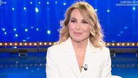 Barbara D'Urso, ritorno in Rai congelato: stop al nuovo programma in prima serata