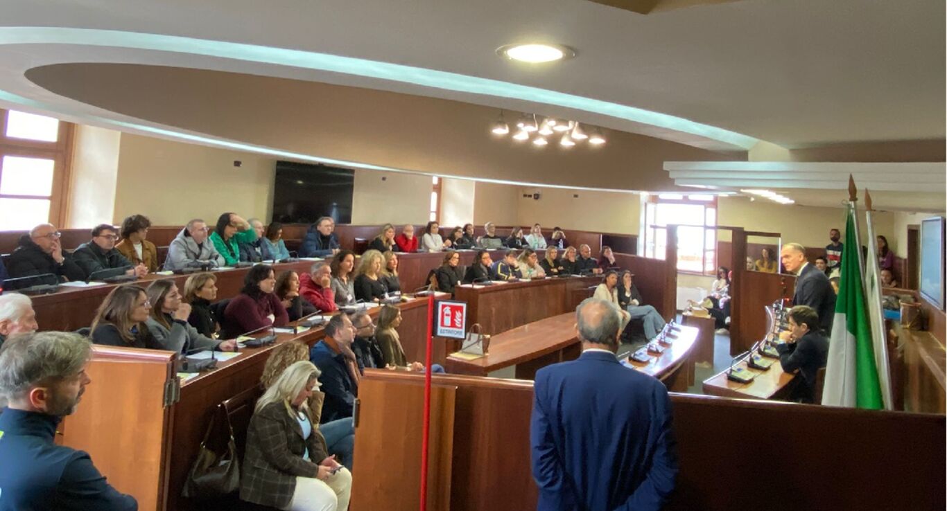 Torre del Greco, Programma Gol: incontro in aula consiliare con i tirocinanti del Comune