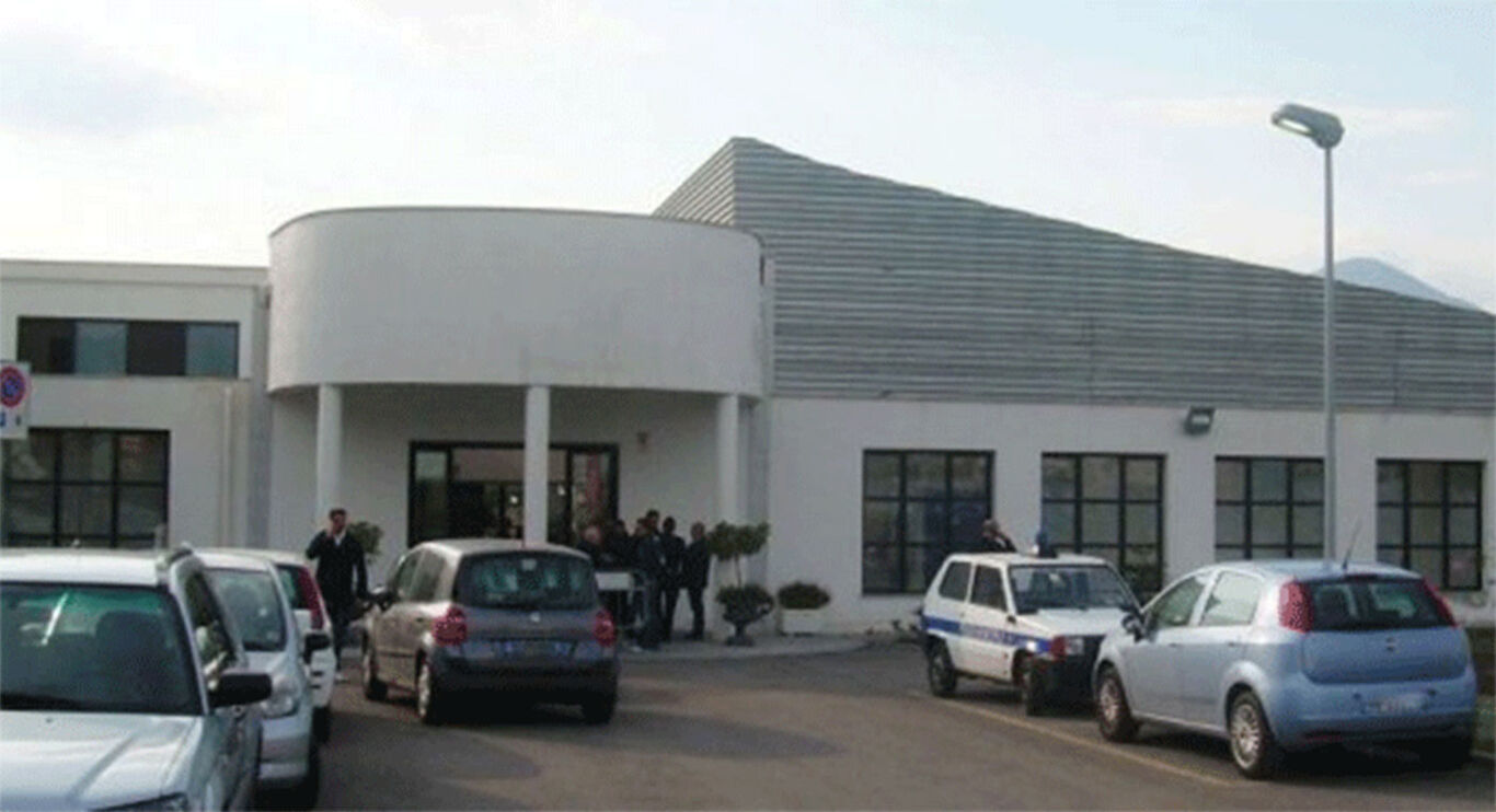 Torre Annunziata, bar chiuso dai NAS: carenze igienico-strutturali