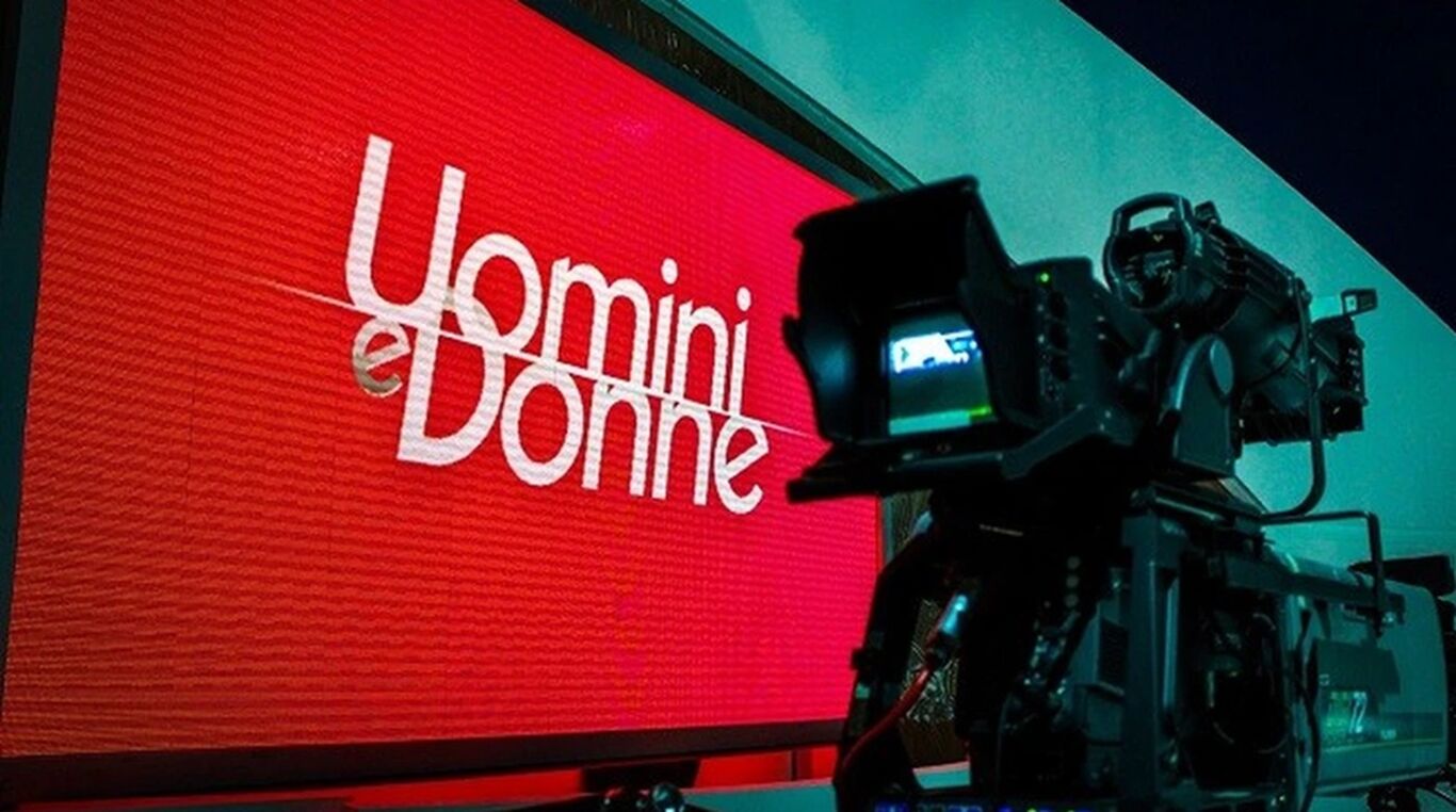 Anticipazioni Uomini e Donne: Alessio sorprende Rosanna con una lettera, primo bacio per Ciro Solimeno