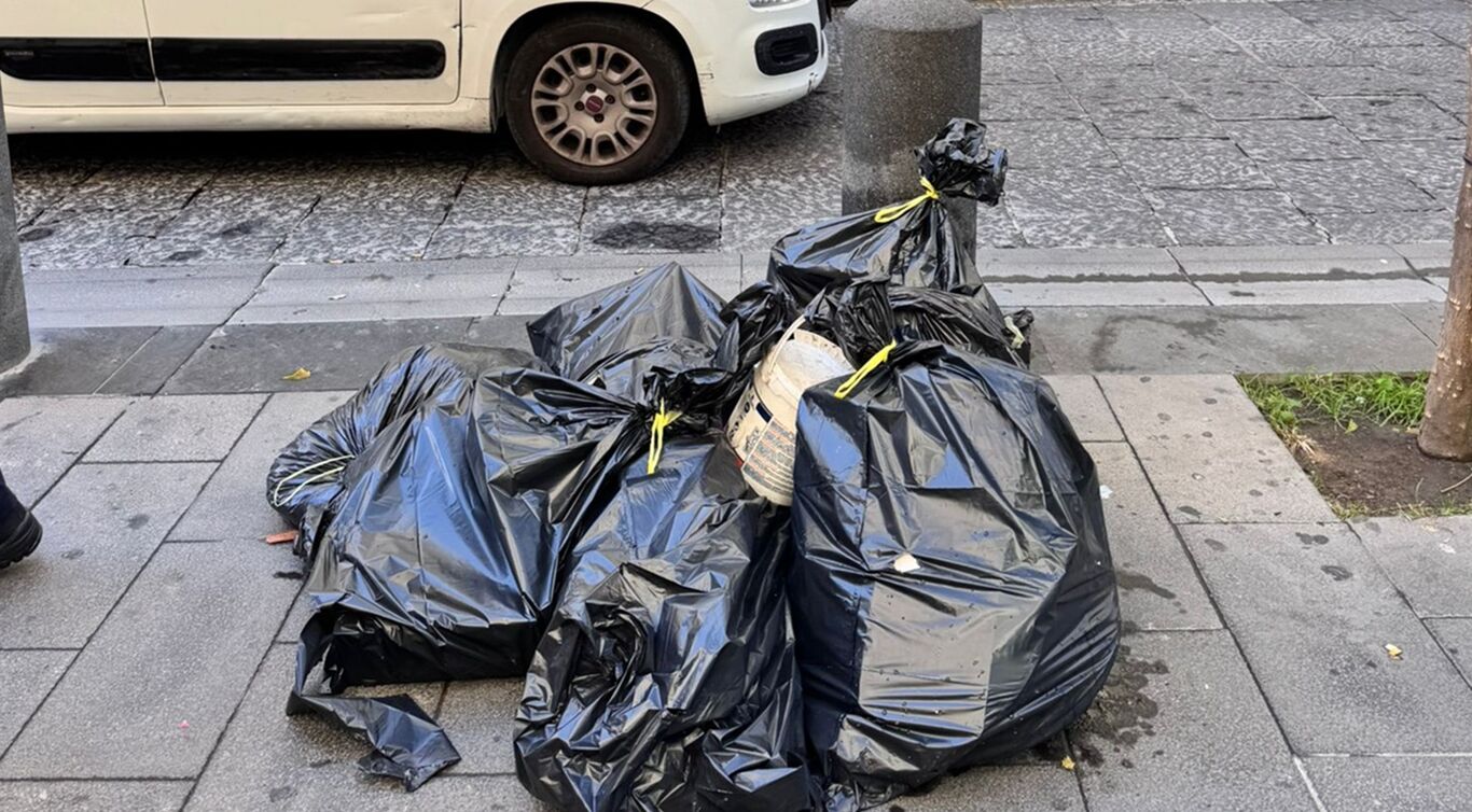 Rifiuti, stretta contro gli sversamenti illegali: 322 verbali in 18 giorni