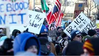 Manifestazioni anti-Ice a Minneapolis e nel resto degli Usa, migliaia in protesta
