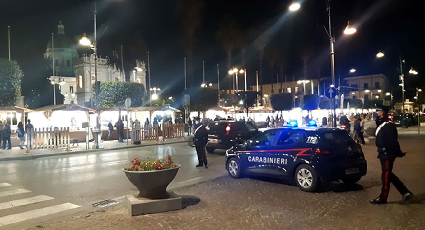 Pompei, furto nella notte in un negozio: rubati abiti e accessori