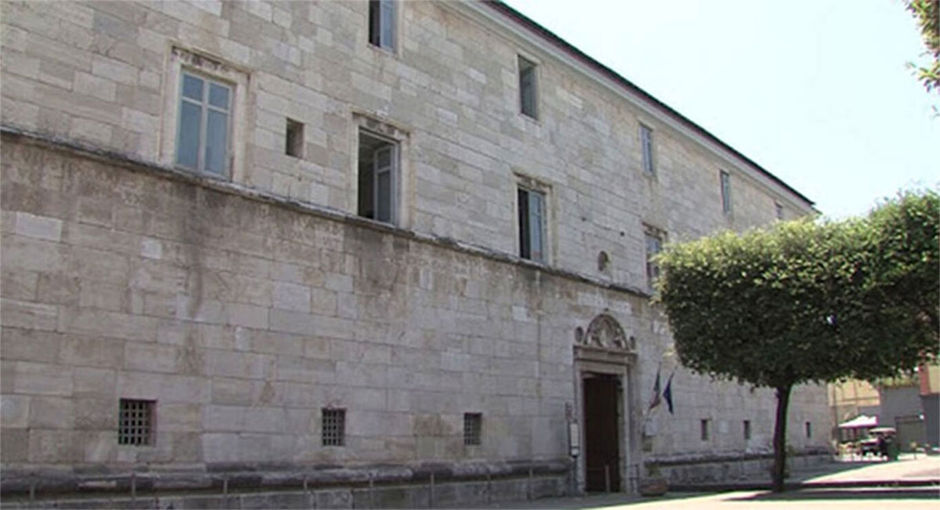 Tufino, bimba di 4 anni morta per denutrizione e violenze: due arresti per omicidio aggravato