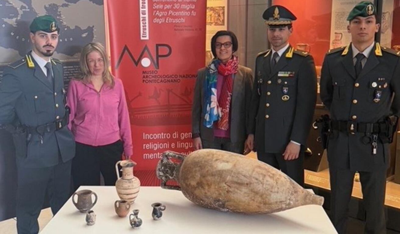 Confiscati reperti archeologici di pregio nel Salernitano: tornano al patrimonio dello Stato