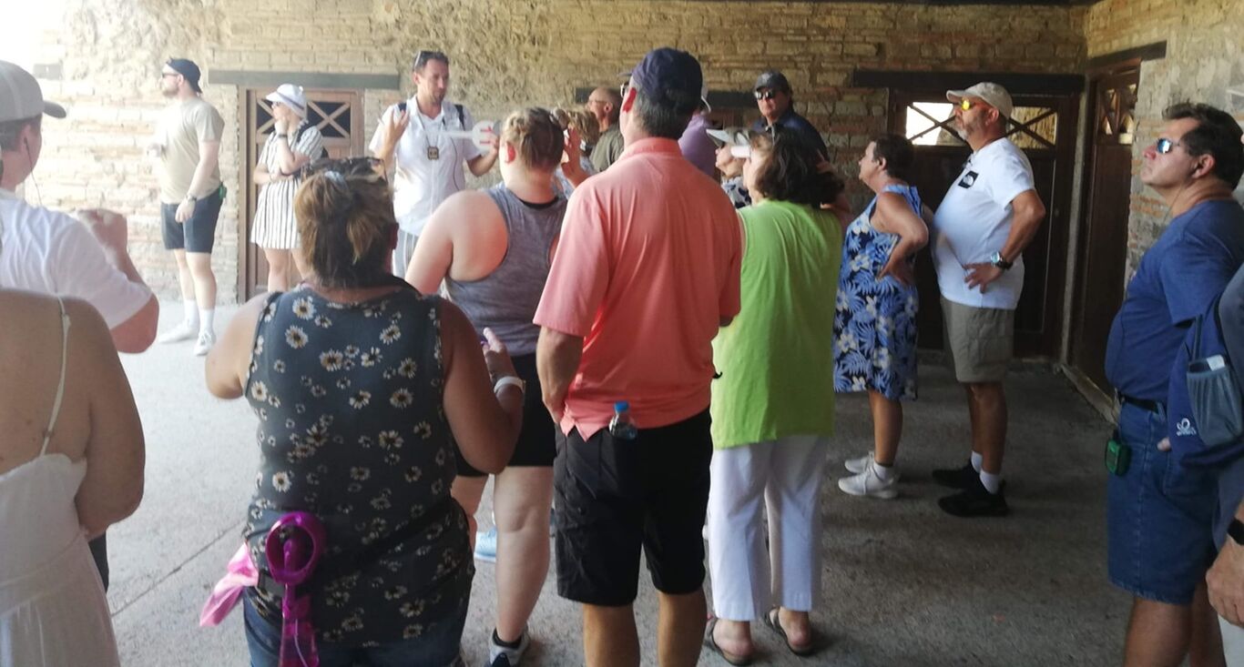 Pompei, guide turistiche in protesta: ricorso al Tar e presidio contro la chiusura della postazione agli scavi