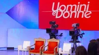 Anticipazioni Uomini e Donne: rifiuti shock nel Trono Over, baci e un'eliminazione nel Trono Classico
